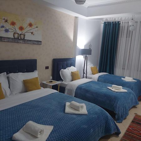 Godard Apartments Вльора Екстер'єр фото